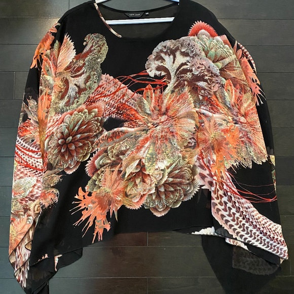 New Look Black Floral Semi-Sheer Lined Poncho - Picture 1 of 8